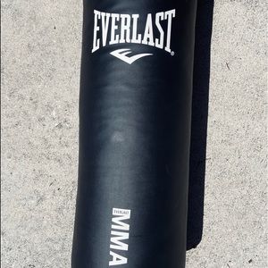 Everlast MMA Heavy Bag. Fully Leather. 70lbs.